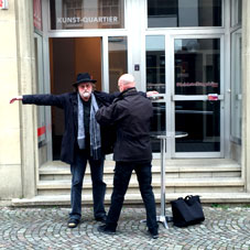 Wirtschafts-Flucht-Gold-Kunst-Aktion