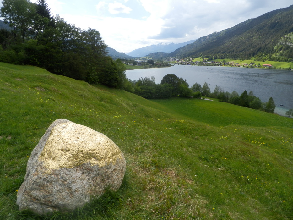 Landart Goldstein - Weissensee Kaernten Austria - Denk Gold Stein