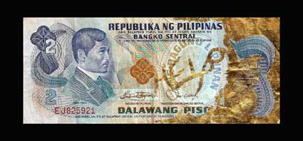 Philippinen Hilfe mit 2 Peso Schutzgeld Schein in Gold
