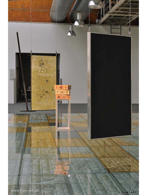 austri australia - HUMAN gold - Design Center Linz Antipodenstab